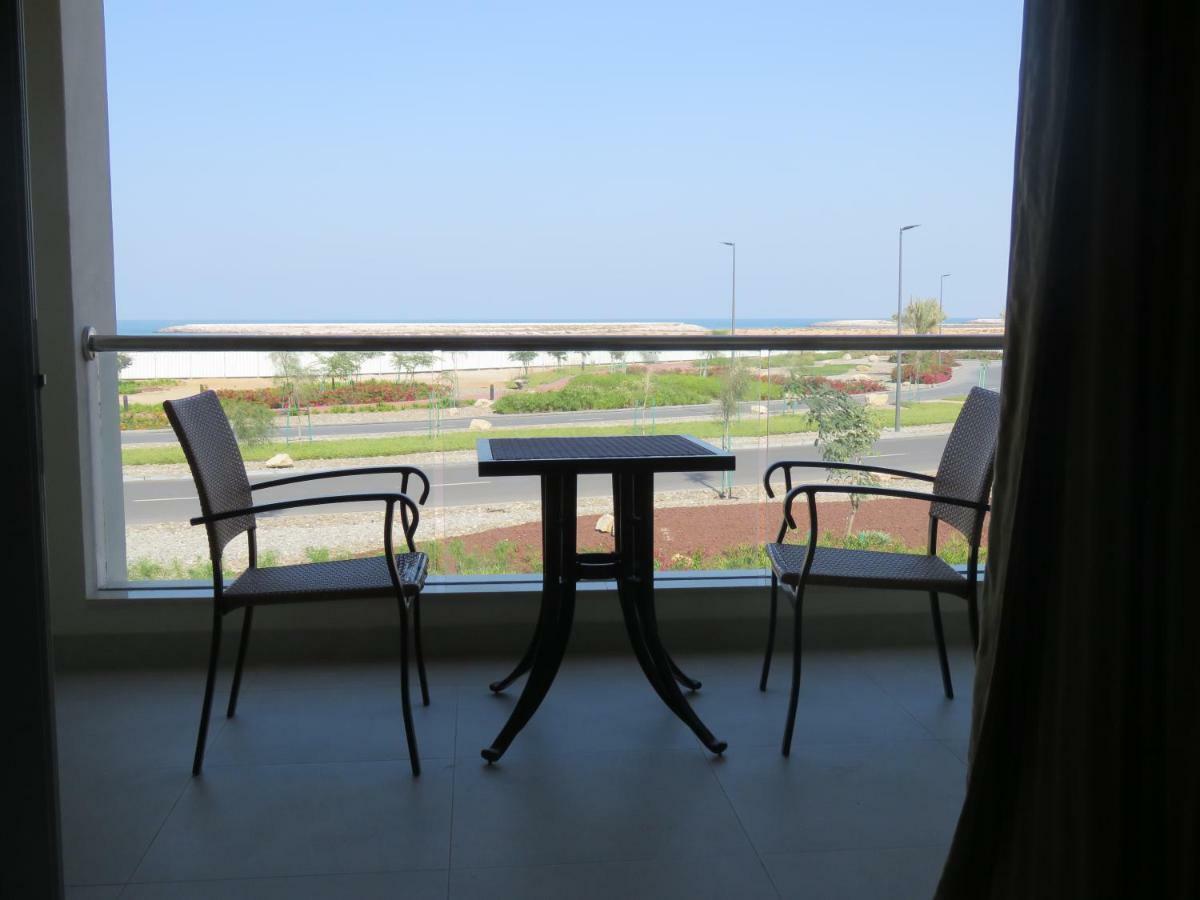 Holiday Home 3 Bedroom Seaview Рас ал Хайм Екстериор снимка